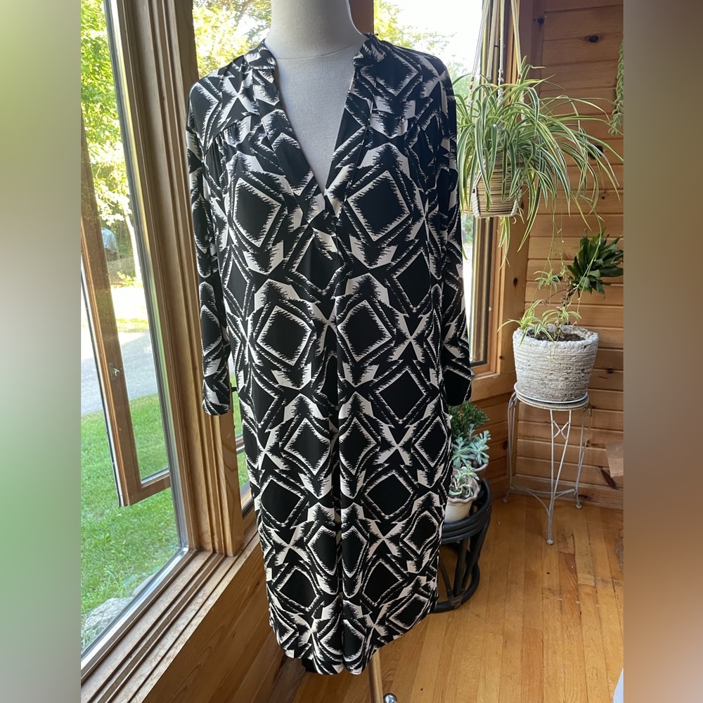 Banana Republic V-Neck Abstract Dress